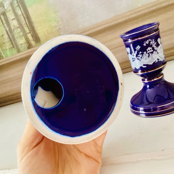 Vintage Porcelain Grecian Candlesticks Set Of 2 Cobalt Blue & White Gold Accents - Picture 8 of 12